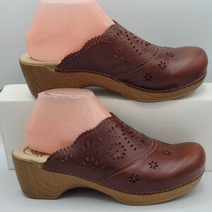 Dansko Skyler Brown Leather Cutout .5" Platform 2.25" Wedge Size 40 US 9.5